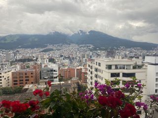 Foto 2 de Departamento de renta o venta sector González Suárez, 2 dorms con baño, preciosa vista a la ciudad