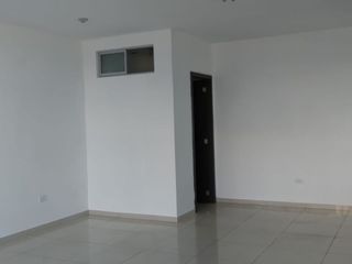 Foto 7 de RENTA LOCAL COMERCIAL 33m2, QUITO NORTE, SECTOR SANTA LUCIA, CALLE CIPRESES, CONJ. NOVARK STATUS.