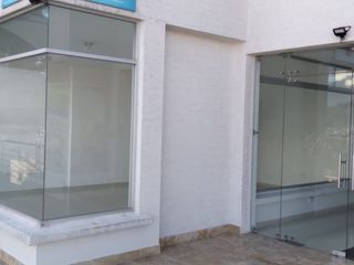 Foto 6 de RENTA LOCAL COMERCIAL 33m2, QUITO NORTE, SECTOR SANTA LUCIA, CALLE CIPRESES, CONJ. NOVARK STATUS.