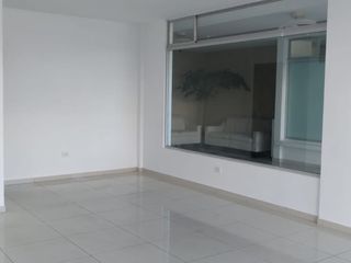 Foto 8 de RENTA LOCAL COMERCIAL 33m2, QUITO NORTE, SECTOR SANTA LUCIA, CALLE CIPRESES, CONJ. NOVARK STATUS.