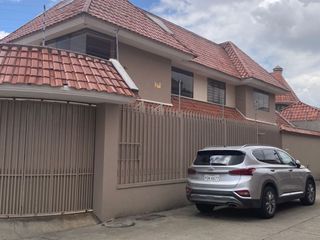 Foto 2 de ¡Casa espaciosa en renta-excelente ubicación!