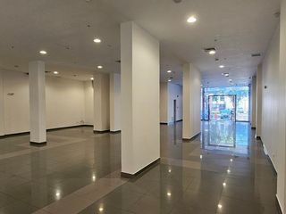 Foto 5 de Excelente Local Comercial en primer piso del Edificio Empresarial Benavides