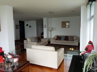 Foto 4 de HERMOSO Y AMPLIO DEPARTAMENTO DUPLEX EN URBANIZACION CERRADA MIRAVALLE 4 CUMBAYA