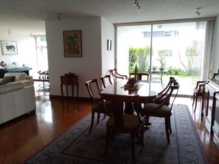 Foto 3 de HERMOSO Y AMPLIO DEPARTAMENTO DUPLEX EN URBANIZACION CERRADA MIRAVALLE 4 CUMBAYA