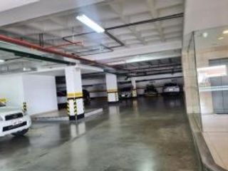 Foto 3 de Venta de parqueo, sector Quito Tenis - Quito