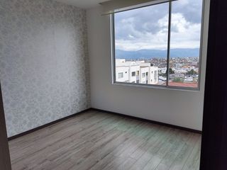 Foto 15 de En renta departamento Santa Lucia Kennedy norte de Quito