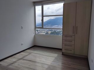 Foto 13 de En renta departamento Santa Lucia Kennedy norte de Quito