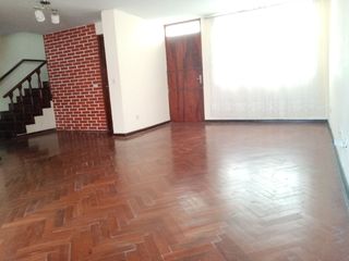 Foto 1 de ALQUILO ACOGEDORA CASA EN SAN MIGUEL – ¡CERCA DE PLAZA SAN MIGUEL! 🏡