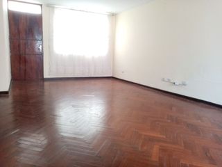 Foto 3 de ALQUILO ACOGEDORA CASA EN SAN MIGUEL – ¡CERCA DE PLAZA SAN MIGUEL! 🏡