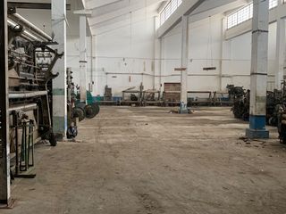 Foto 1 de Alquilo local industrial