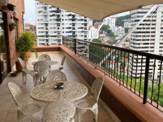 Foto 8 de VENDO APARTAMENTO EN EL OESTE PRECIO DE OPORTUNIDAD, AREA 363.96M2  MAS 96M2 DE TERRAAZA