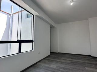 Foto 9 de Venta Departamento DUPLEX San Juan de Miraflores de 3 Dormitorios, Terraza y Estacionamiento