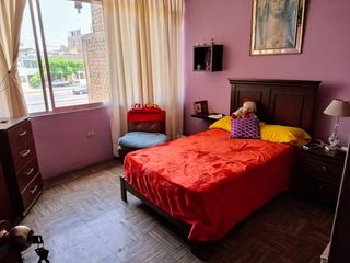 Foto 4 de CASA EN VENTA EN PLENA AVENIDA NARANJAL A UNA CUADRA DE AV. PALMERAS, EN LOS OLIVOS