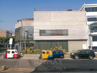 Foto 1 de VENTA DE LOCAL COMERCIAL PARA EMPRESAS/BANCOS DE 461m2 - S.J.L