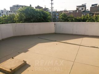 Foto 14 de VENTA DE LOCAL COMERCIAL PARA EMPRESAS/BANCOS DE 461m2 - S.J.L