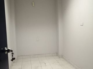 Foto 15 de VENTA DE LOCAL COMERCIAL PARA EMPRESAS/BANCOS DE 461m2 - S.J.L