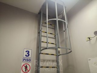 Foto 17 de VENTA DE LOCAL COMERCIAL PARA EMPRESAS/BANCOS DE 461m2 - S.J.L
