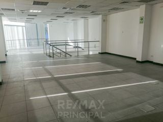 Foto 8 de VENTA DE LOCAL COMERCIAL PARA EMPRESAS/BANCOS DE 461m2 - S.J.L
