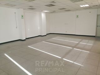 Foto 4 de VENTA DE LOCAL COMERCIAL PARA EMPRESAS/BANCOS DE 461m2 - S.J.L