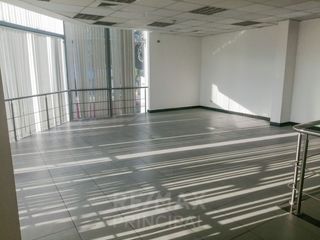 Foto 21 de VENTA DE LOCAL COMERCIAL PARA EMPRESAS/BANCOS DE 461m2 - S.J.L