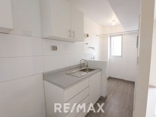 Foto 2 de Venta De Mini Departamento En El Cercado De Lima 40M2