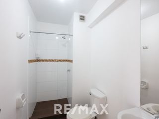 Foto 10 de Venta De Mini Departamento En El Cercado De Lima 40M2