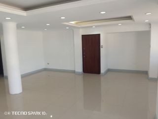 Foto 3 de DEPARTAMENTO EN VENTA LOMAS DE URDESA REMODELADO COMPLETO. AREA PRIVADA,SEGURA.