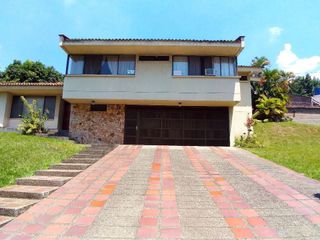 Foto 4 de VENDO CASA CIUDAD JARDIN ÁREA LOTE 1.581.48 ÁREA CONSTRUCCIÓN 385M2 VALOR $2.900.000.000