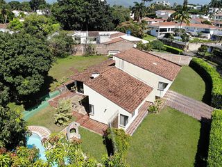 Foto 3 de VENDO CASA CIUDAD JARDIN ÁREA LOTE 1.581.48 ÁREA CONSTRUCCIÓN 385M2 VALOR $2.900.000.000