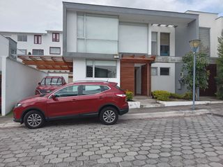 Foto 3 de Venta Hermosa Casa Sector Reservorio Guangopolo.