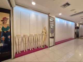 Foto 3 de Alquiler Local Comercial en La Bahia, Guayaquil. Areas 180 m² Pb y 120 m² Piso 1