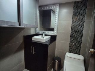 Foto 5 de Alquiler Local Comercial en La Bahia, Guayaquil. Areas 180 m² Pb y 120 m² Piso 1