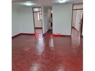 Foto 11 de Casa 2 Pisos De 200M2, Carabayllo