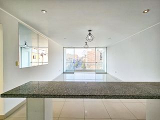 Foto 12 de Venta De Departamento En Urb Huaquillay Comas