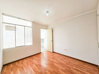 Foto 3 de Venta De Departamento En Urb Huaquillay Comas