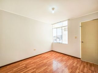 Foto 4 de Venta De Departamento En Urb Huaquillay Comas