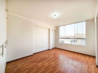 Foto 7 de Venta De Departamento En Urb Huaquillay Comas