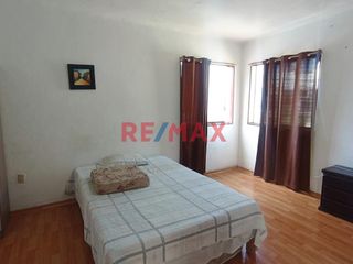 Foto 2 de Venta De Casa - Miraflores