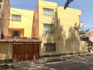 Foto 2 de Edificio de 3 Pisos en Alquiler en Zona Estratégica de Ica