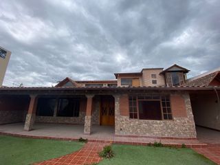 Foto 2 de Venta de casa en Atuntaqui, Imbabura