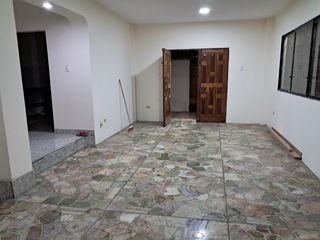 Foto 4 de Se alquila amplia casa en ciudadela Guayasur