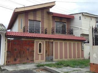 Foto 1 de Se alquila amplia casa en ciudadela Guayasur