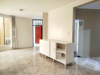 Foto 4 de ALQUILER DE DEPARTAMENTO PRIMER PISO EN URB. SANTA MARIA, CHOSICA