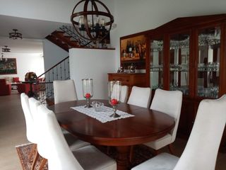 Foto 10 de ELEGANTE Y AMPLIA CASA  UBICADA EN UNO DE LOS MEJORES SECTORES DE CUMBAYA