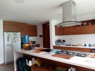 Foto 11 de ELEGANTE Y AMPLIA CASA  UBICADA EN UNO DE LOS MEJORES SECTORES DE CUMBAYA