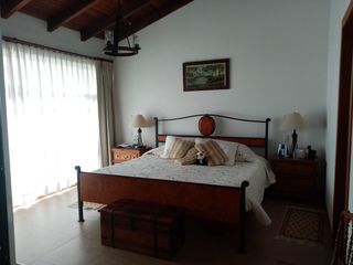 Foto 14 de ELEGANTE Y AMPLIA CASA  UBICADA EN UNO DE LOS MEJORES SECTORES DE CUMBAYA