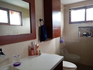 Foto 22 de ELEGANTE Y AMPLIA CASA  UBICADA EN UNO DE LOS MEJORES SECTORES DE CUMBAYA