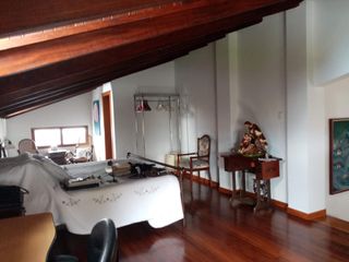Foto 25 de ELEGANTE Y AMPLIA CASA  UBICADA EN UNO DE LOS MEJORES SECTORES DE CUMBAYA