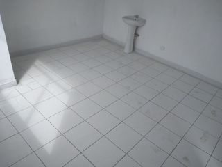 Foto 6 de ALQUILO LINDA OFICINA CONSULTORIO FRENTE A HOSPITAL 22m2 PISO 3 PUENTE PIEDRA