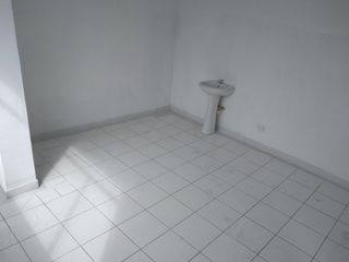 Foto 10 de ALQUILO LINDA OFICINA CONSULTORIO FRENTE A HOSPITAL 22m2 PISO 3 PUENTE PIEDRA